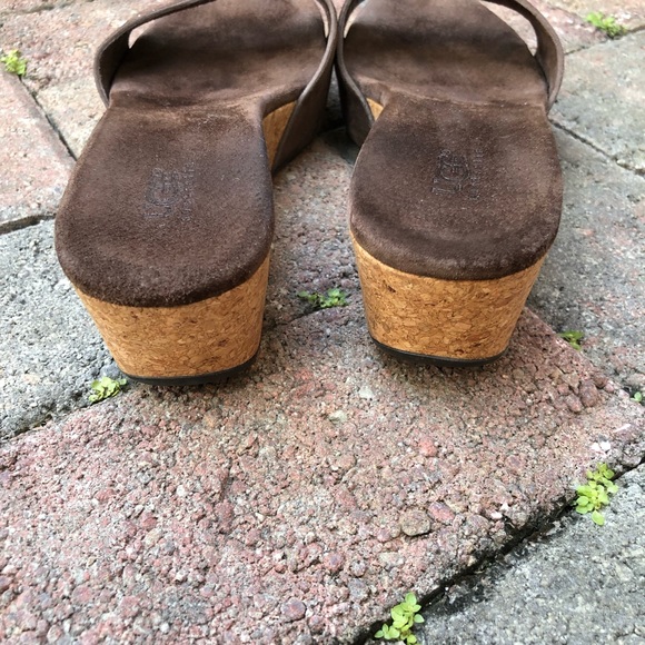 UGG Basil Wedge Slide Sandals Brown 6 - Picture 4 of 6